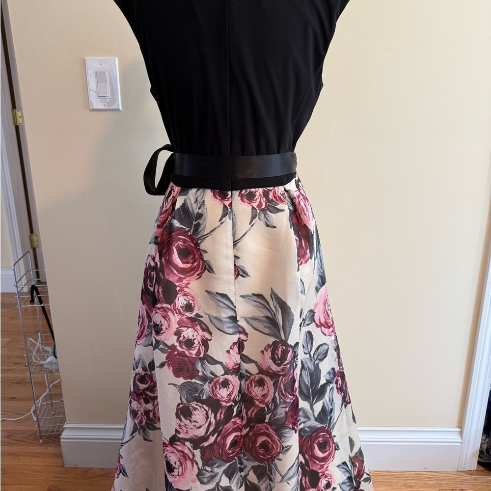 SLNY Size 12 long full length dress worn once